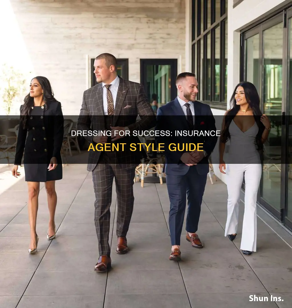 how do insurance agents dress